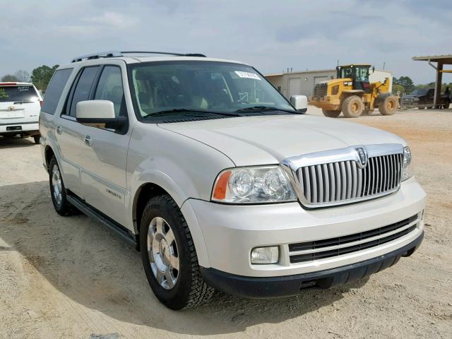5LMFU27506LJ16620 - 2006 LINCOLN NAVIGATOR თეთრი ფოტო 1