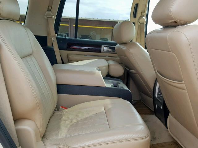 5LMFU27506LJ16620 - 2006 LINCOLN NAVIGATOR თეთრი ფოტო 6