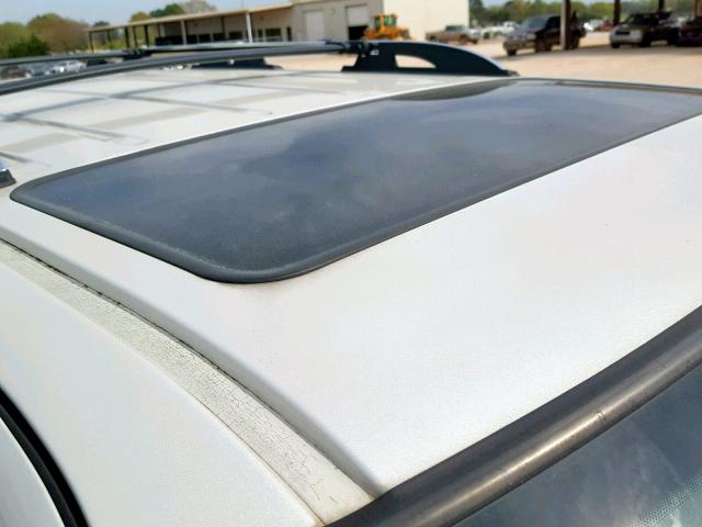 5LMFU27506LJ16620 - 2006 LINCOLN NAVIGATOR თეთრი ფოტო 9