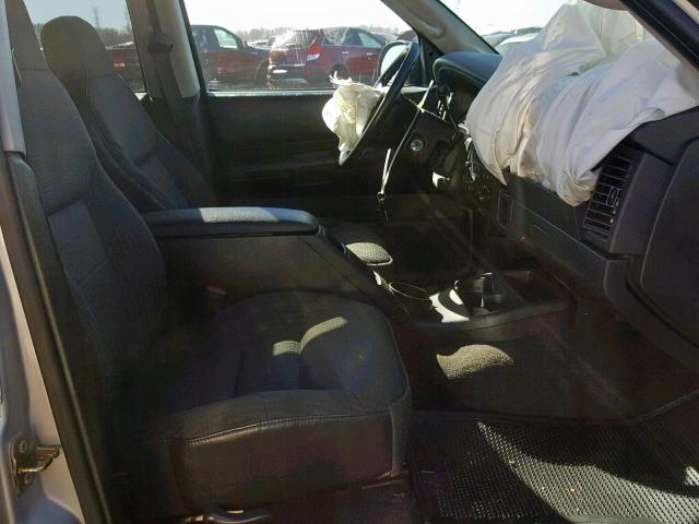 1D4HR38N83F529579 - 2003 DODGE DURANGO SP SILVER photo 5