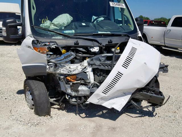 3C6TRVNG1HE550565 - 2017 RAM PROMASTER WHITE photo 9