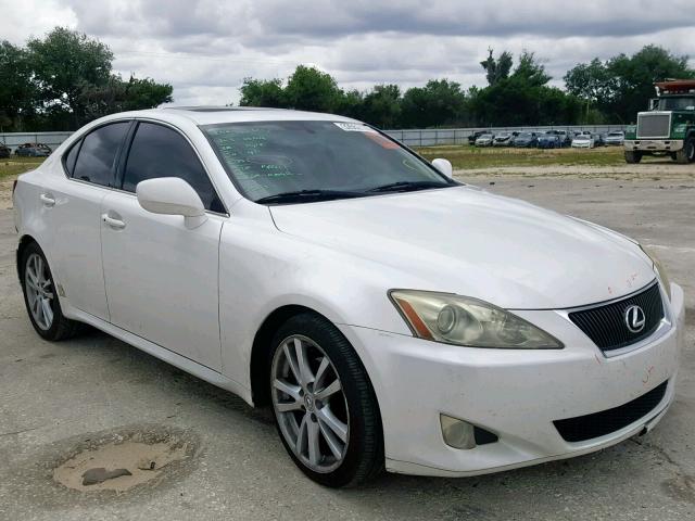 JTHBK262885072763 - 2008 LEXUS IS 250 WHITE photo 1