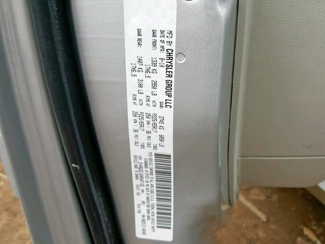 2V4RW3D16AR407165 - 2010 VOLKSWAGEN ROUTAN SE SILVER photo 10