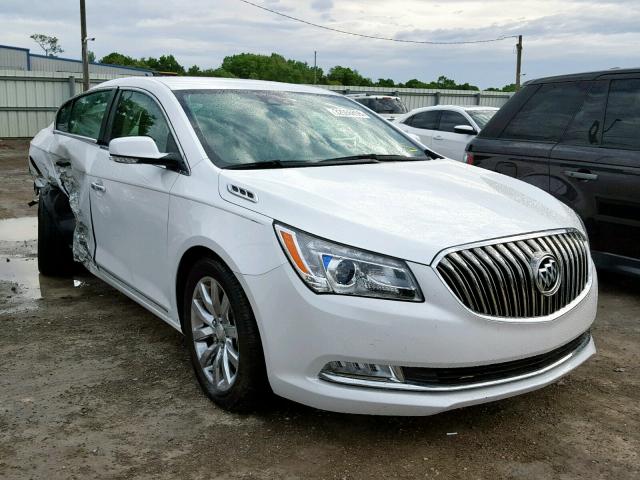 1G4GD5G38GF187684 - 2016 BUICK LACROSSE P WHITE photo 1