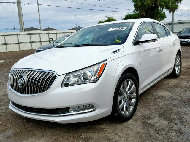 1G4GD5G38GF187684 - 2016 BUICK LACROSSE P WHITE photo 2