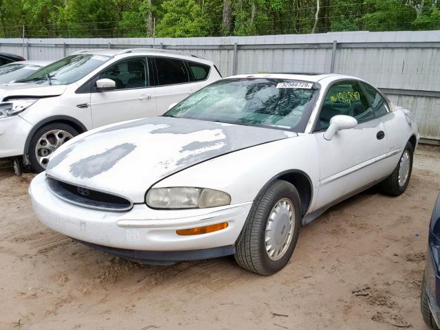 1G4GD22K9V4706327 - 1997 BUICK RIVIERA WHITE photo 2