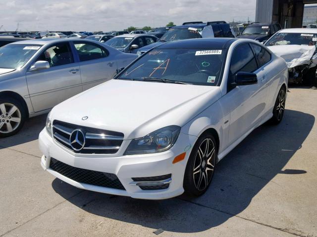 WDDGJ4HBXDF990057 - 2013 MERCEDES-BENZ C 250 WHITE photo 2