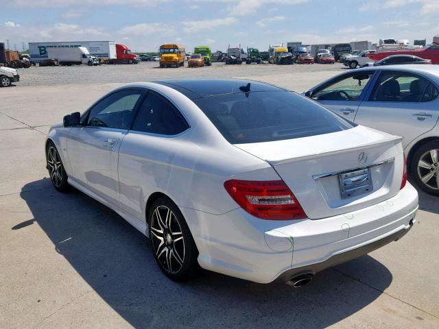 WDDGJ4HBXDF990057 - 2013 MERCEDES-BENZ C 250 WHITE photo 3