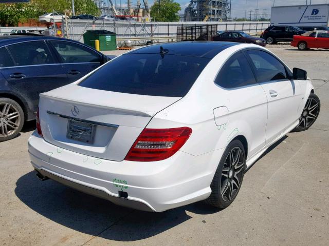 WDDGJ4HBXDF990057 - 2013 MERCEDES-BENZ C 250 WHITE photo 4