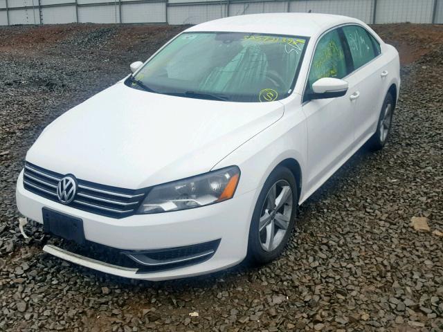 1VWBP7A30DC113129 - 2013 VOLKSWAGEN PASSAT SE WHITE photo 2