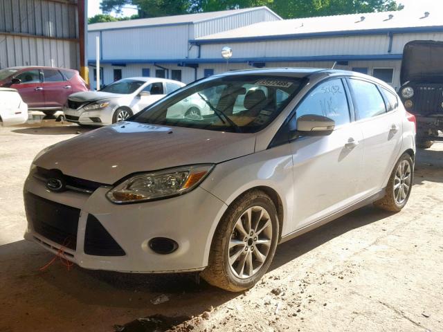 1FADP3K26DL104340 - 2013 FORD FOCUS SE WHITE photo 2