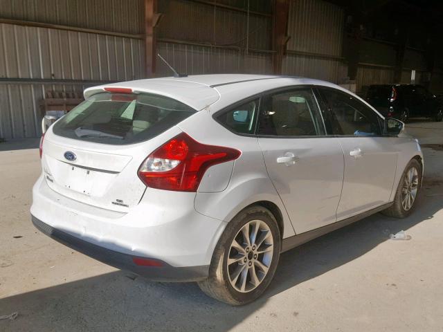 1FADP3K26DL104340 - 2013 FORD FOCUS SE WHITE photo 4