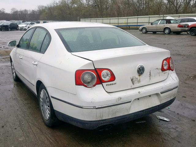 WVWJK73CX7P075139 - 2007 VOLKSWAGEN PASSAT WHITE photo 3