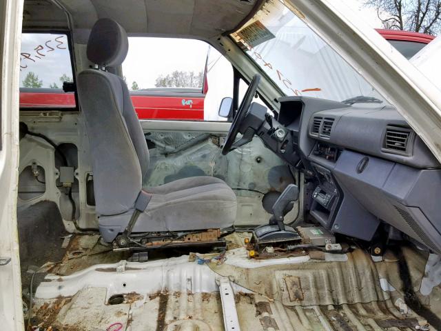 JT4RN62D1G0090541 - 1986 TOYOTA 4RUNNER RN WHITE photo 5