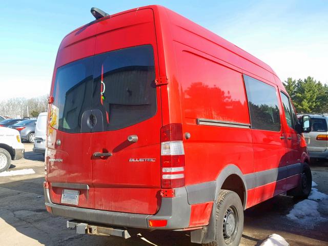 WD3PE7DC8E5936899 - 2014 MERCEDES-BENZ SPRINTER 2 RED photo 4