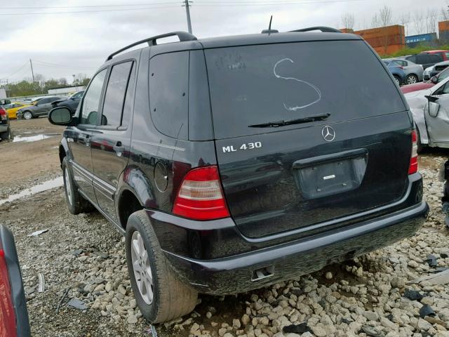 4JGAB72E5YA164555 - 2000 MERCEDES-BENZ ML 430 BLACK photo 3