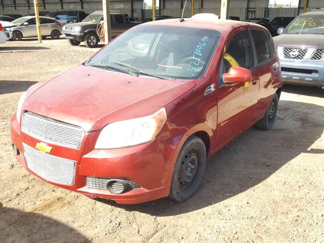 KL1TD66E79B303986 - 2009 CHEVROLET AVEO LS RED photo 2