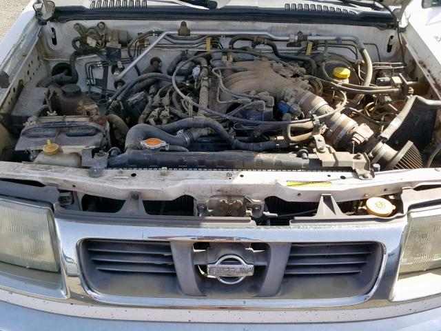 1N6ED27T8YC418142 - 2000 NISSAN FRONTIER C WHITE photo 7