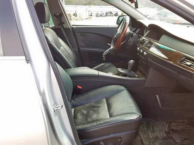 WBANN73576CN02824 - 2006 BMW 530 XIT SILVER photo 5