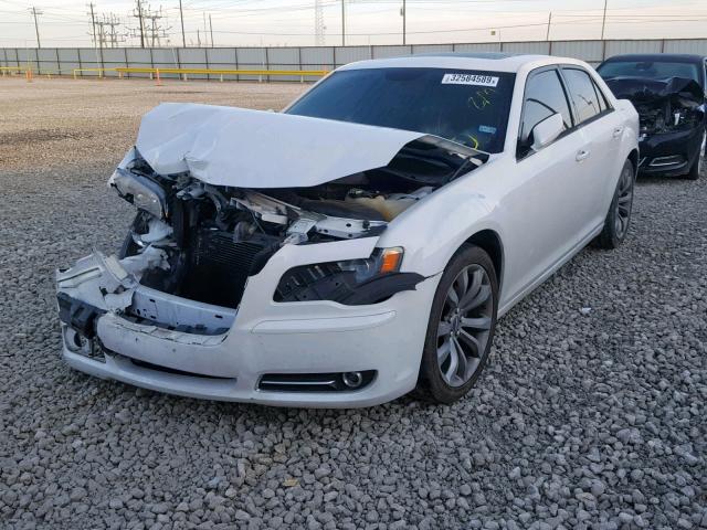 2C3CCABG1EH355206 - 2014 CHRYSLER 300 S WHITE photo 2