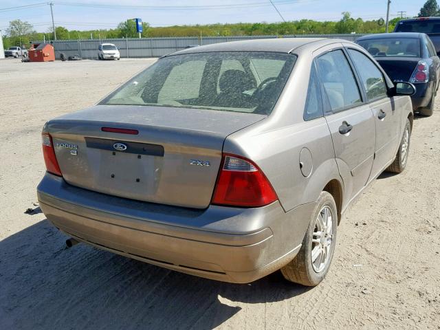 1FAFP34N35W141023 - 2005 FORD FOCUS ZX4 GOLD photo 4