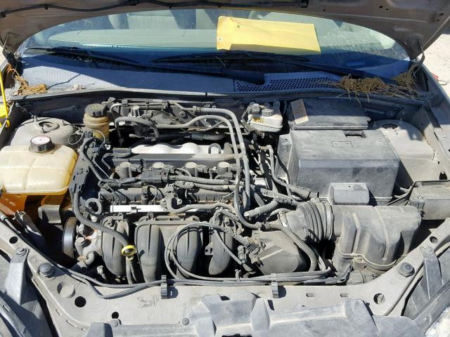 1FAFP34N35W141023 - 2005 FORD FOCUS ZX4 GOLD photo 7