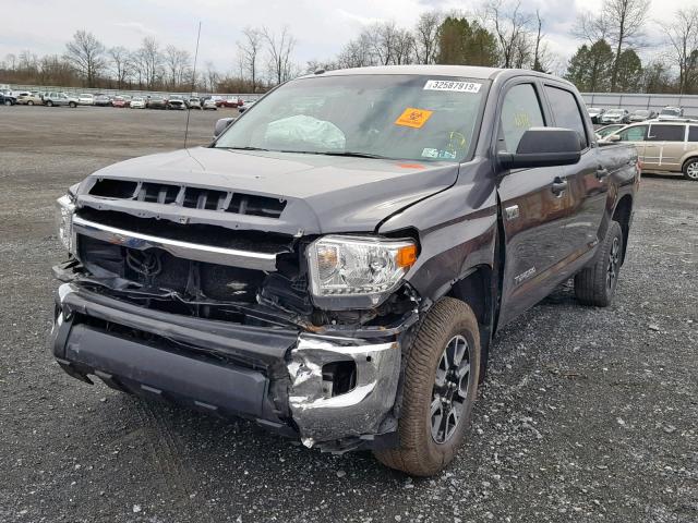 5TFDY5F14GX552643 - 2016 TOYOTA TUNDRA CRE GRAY photo 2