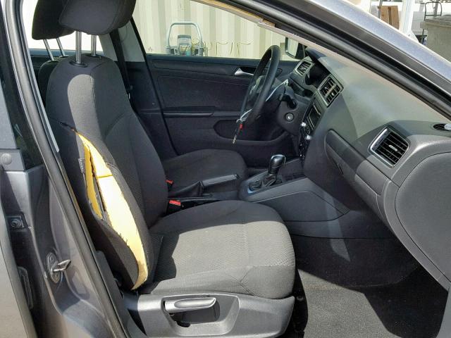 3VW2K7AJ9DM241221 - 2013 VOLKSWAGEN JETTA BASE GRAY photo 5