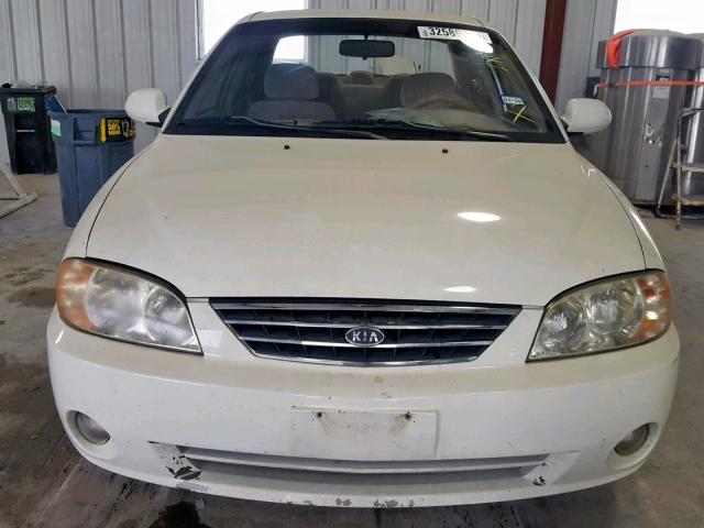 KNAFB121645313723 - 2004 KIA SPECTRA BA WHITE photo 10