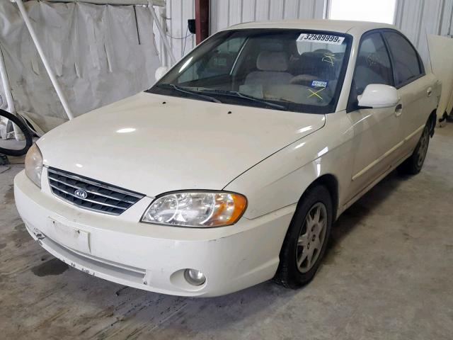 KNAFB121645313723 - 2004 KIA SPECTRA BA WHITE photo 2