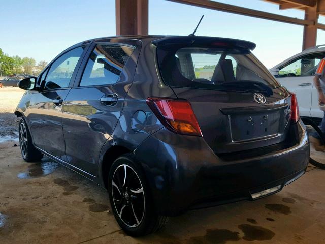 VNKKTUD34FA025778 - 2015 TOYOTA YARIS GRAY photo 3