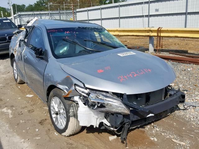 4T1BF1FK8HU369940 - 2017 TOYOTA CAMRY LE 银色 照片 1