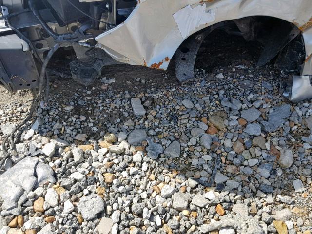 4T1BF1FK8HU369940 - 2017 TOYOTA CAMRY LE 银色 照片 9