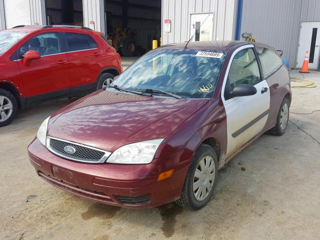 1FAFP31N36W149404 - 2006 FORD FOCUS ZX3 BURGUNDY photo 2