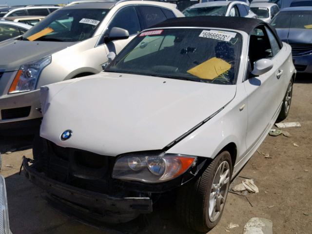 WBAUN13599VH80628 - 2009 BMW 128 I WHITE photo 2