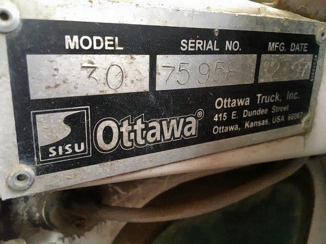 75958 - 1998 OTTAWA YARD TRACTOR TERM TRACT UNKNOWN - NOT OK FOR INV. photo 9
