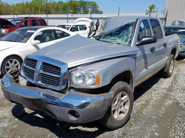 1D7HE48N76S605499 - 2006 DODGE DAKOTA QUA SILVER photo 2