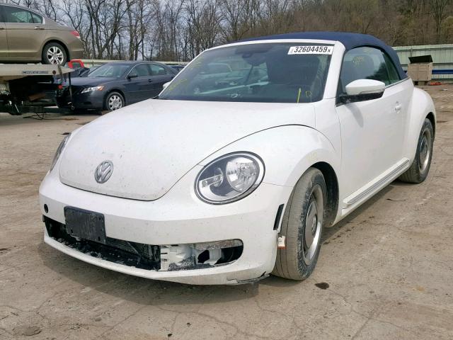 3VW517AT8GM816995 - 2016 VOLKSWAGEN BEETLE S/S WHITE photo 2