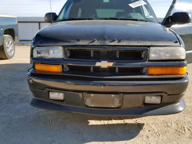 1GNCS18W41K176634 - 2001 CHEVROLET BLAZER BLACK photo 9