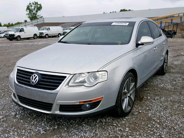 WVWJK7ANXAE060406 - 2010 VOLKSWAGEN PASSAT KOM SILVER photo 2