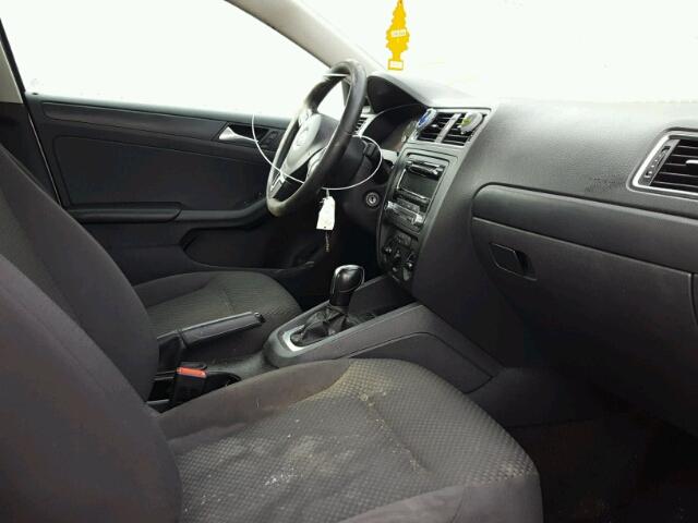 3VW2K7AJ9DM300820 - 2013 VOLKSWAGEN JETTA BASE SILVER photo 5