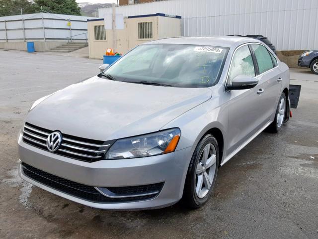 1VWBH7A33CC068456 - 2012 VOLKSWAGEN PASSAT SE SILVER photo 2