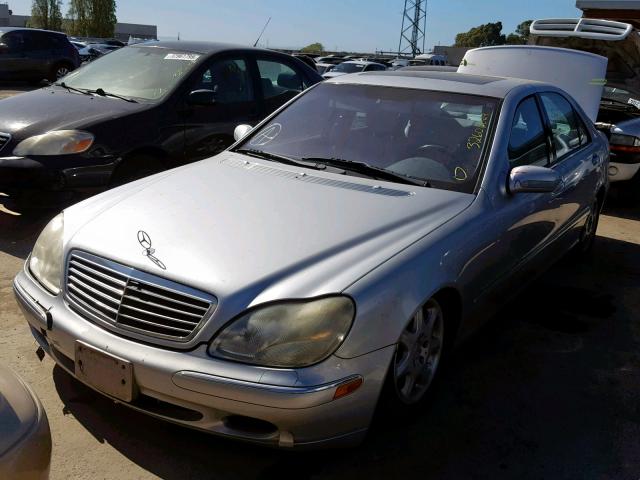 WDBNG75J3YA048690 - 2000 MERCEDES-BENZ S 500 SILVER photo 2