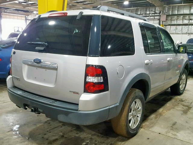 1FMEU63E47UB21505 - 2007 FORD EXPLORER X SILVER photo 4