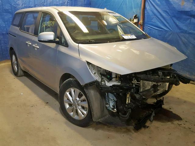 KNDMA5C10J6393996 - 2018 KIA SEDONA L SILVER photo 1