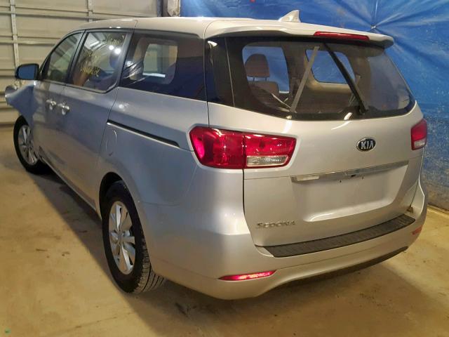 KNDMA5C10J6393996 - 2018 KIA SEDONA L SILVER photo 3