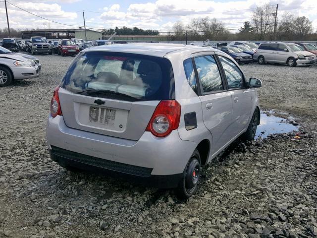 KL1TD66E69B625499 - 2009 CHEVROLET AVEO LS SILVER photo 4