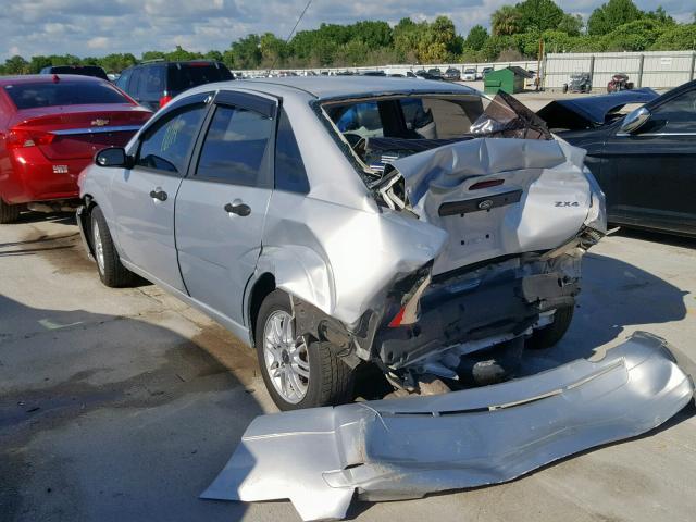 1FAFP34N45W199660 - 2005 FORD FOCUS ZX4 SILVER photo 3