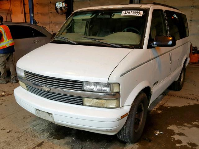 1GNDM19W2XB120827 - 1999 CHEVROLET ASTRO WHITE photo 2