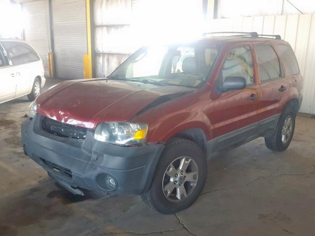 1FMYU93105KD72669 - 2005 FORD ESCAPE XLT MAROON photo 2